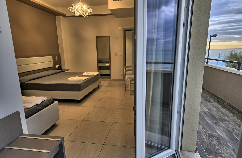 Superior Quadruple Room,765560035:JPEG